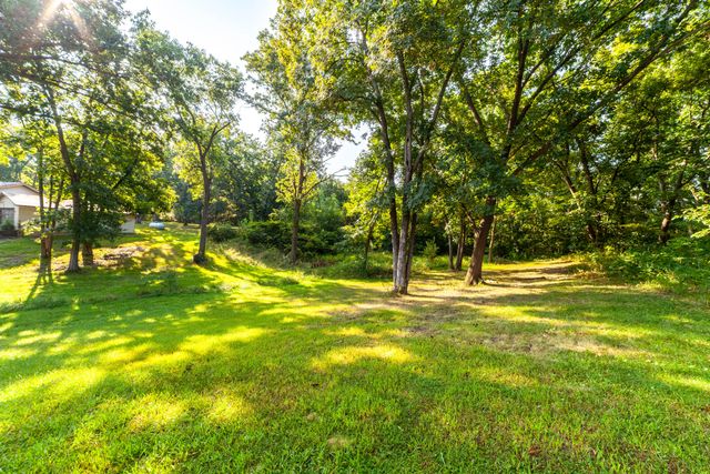 1318 COUNTY ROAD 2347, Moberly, MO 65270