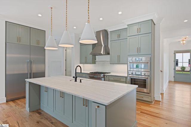 5 Crossmoor Circle, Greenville, SC 29607