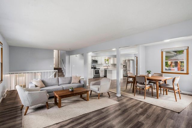 10500 Vessey Road, Bloomington, MN 55437