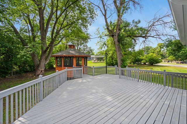 10500 Vessey Road, Bloomington, MN 55437