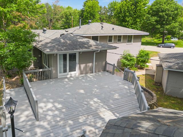 10500 Vessey Road, Bloomington, MN 55437