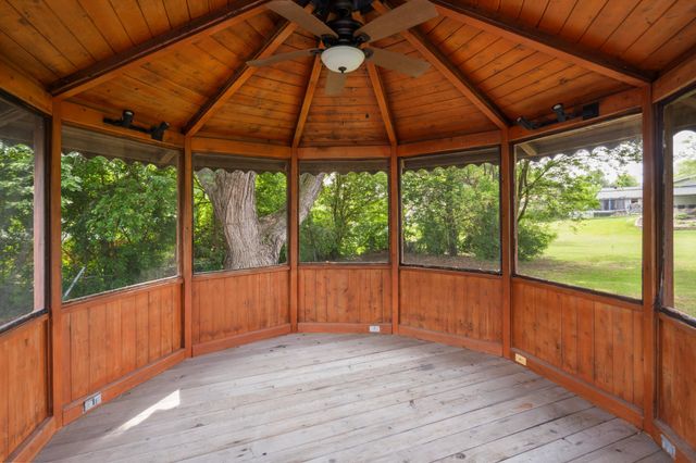 10500 Vessey Road, Bloomington, MN 55437