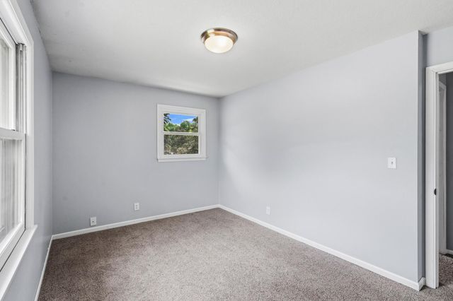10500 Vessey Road, Bloomington, MN 55437