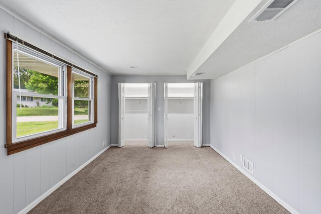 10500 Vessey Road, Bloomington, MN 55437