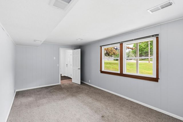 10500 Vessey Road, Bloomington, MN 55437