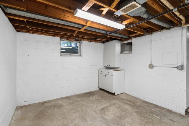 10500 Vessey Road, Bloomington, MN 55437