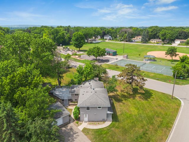 10500 Vessey Road, Bloomington, MN 55437