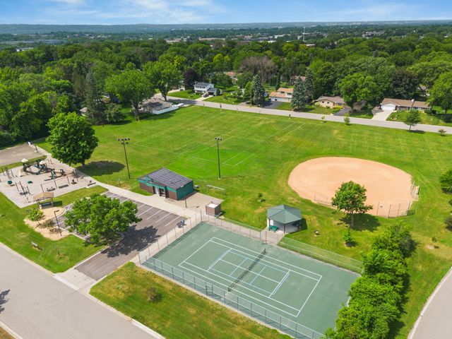 10500 Vessey Road, Bloomington, MN 55437