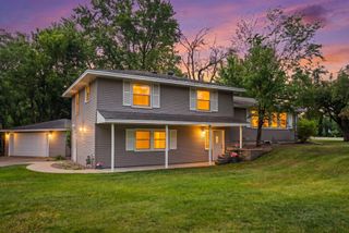 10500 Vessey Road, Bloomington, MN 55437