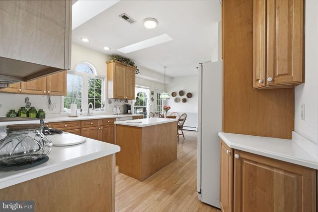 140 BUNKER HILL RD, Princeton, NJ 08540