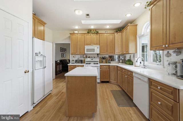 140 BUNKER HILL RD, Princeton, NJ 08540