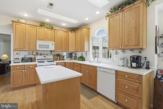 140 BUNKER HILL RD, Princeton, NJ 08540