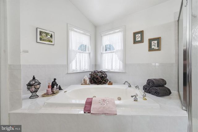 140 BUNKER HILL RD, Princeton, NJ 08540