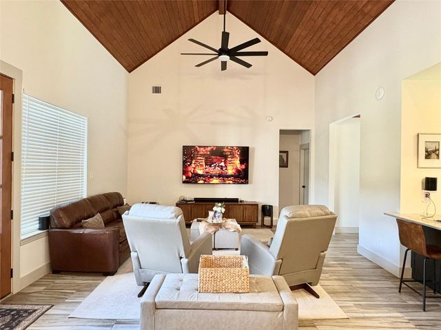 17703 Jungman Road, Damon, TX 77430