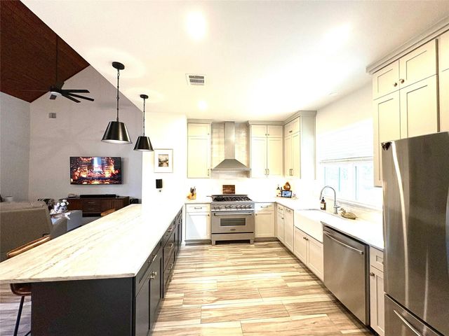 17703 Jungman Road, Damon, TX 77430