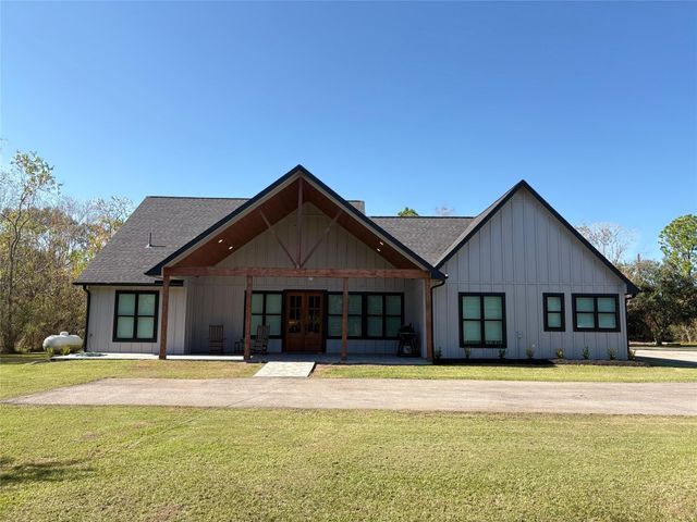 17703 Jungman Road, Damon, TX 77430