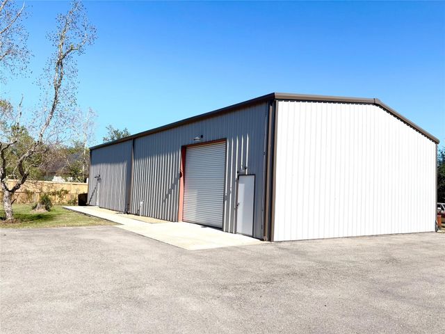 17703 Jungman Road, Damon, TX 77430