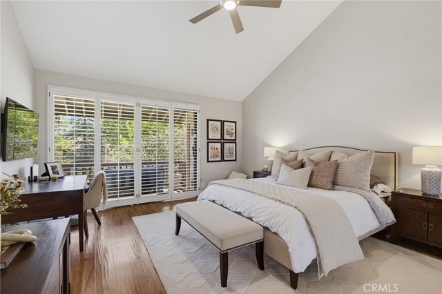 21901 Burbank, Woodland Hills, CA 91367