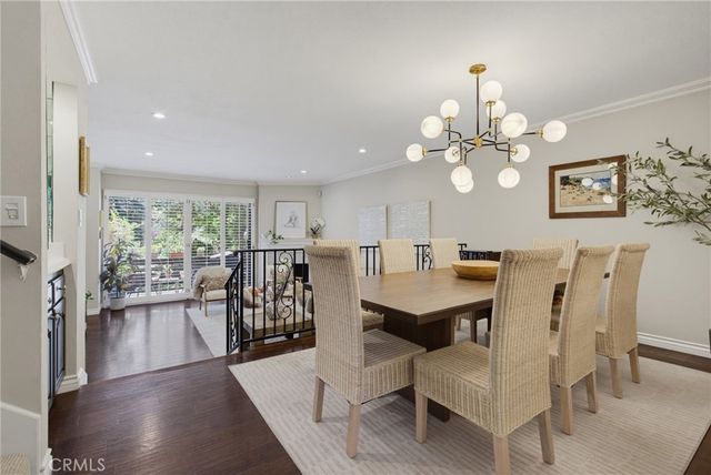 21901 Burbank, Woodland Hills, CA 91367