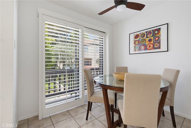 21901 Burbank, Woodland Hills, CA 91367