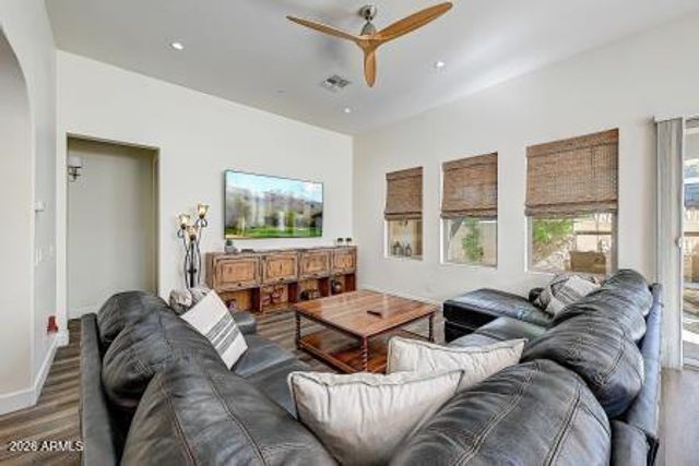 60 ALMARTE Circle, Carefree, AZ 85377