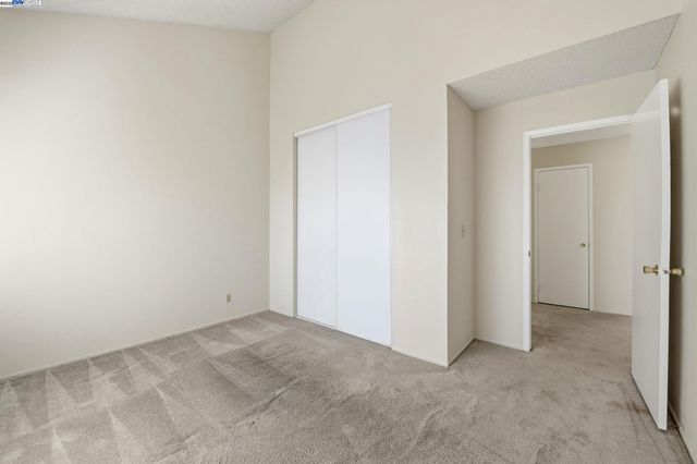 93 Cassia Dr, Hayward, CA 94544