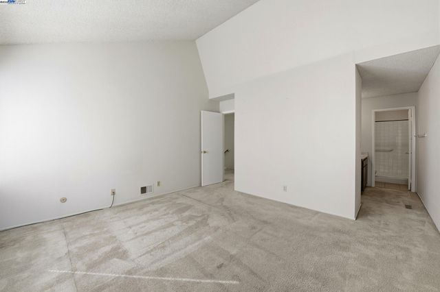 93 Cassia Dr, Hayward, CA 94544