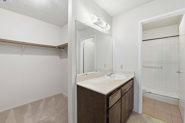 93 Cassia Dr, Hayward, CA 94544