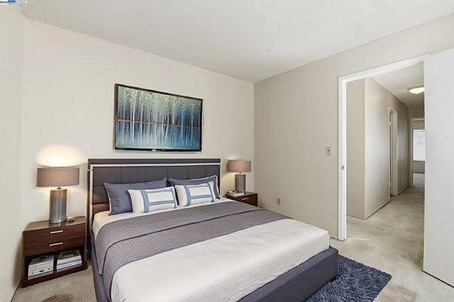 93 Cassia Dr, Hayward, CA 94544