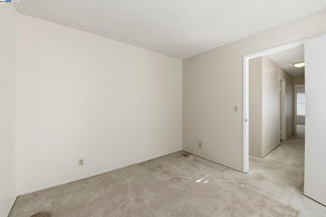 93 Cassia Dr, Hayward, CA 94544