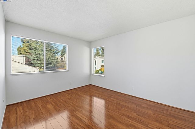 93 Cassia Dr, Hayward, CA 94544