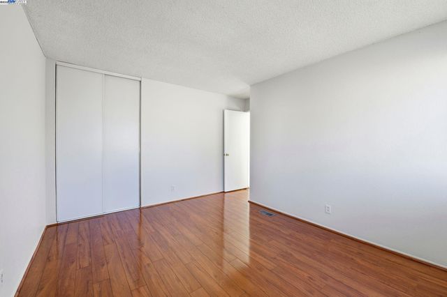 93 Cassia Dr, Hayward, CA 94544