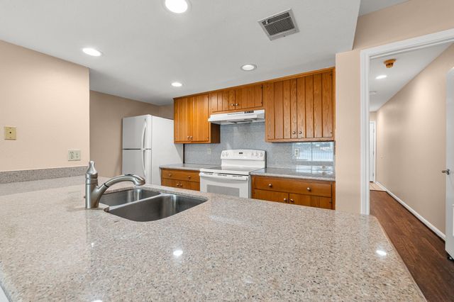 15575 Marina Drive 215C, Conroe, TX 77356