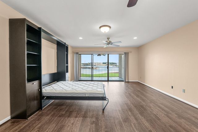 15575 Marina Drive 215C, Conroe, TX 77356