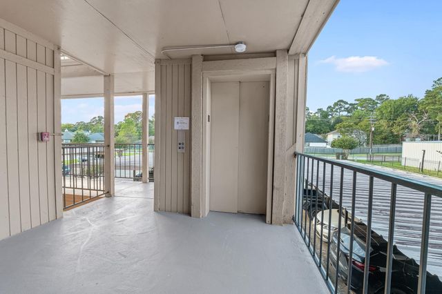 15575 Marina Drive 215C, Conroe, TX 77356