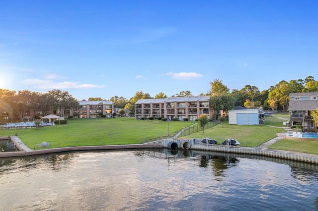 15575 Marina Drive 215C, Conroe, TX 77356