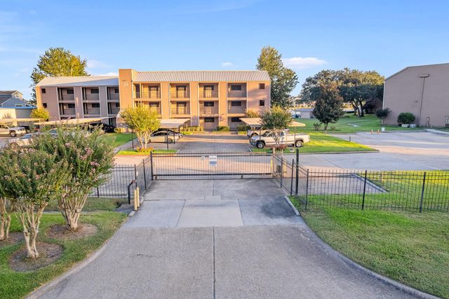 15575 Marina Drive 215C, Conroe, TX 77356