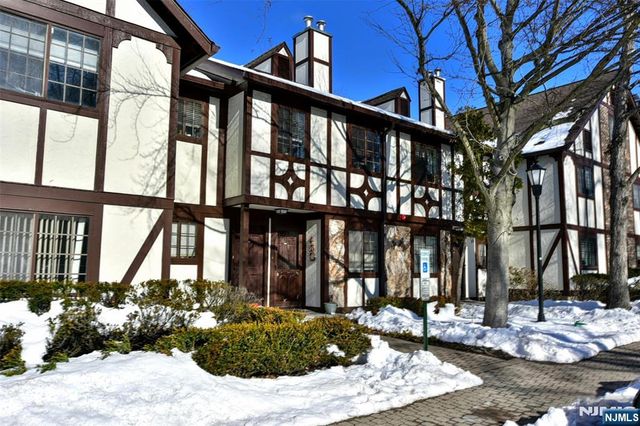 3806 Melville Court, Mahwah, NJ 07430