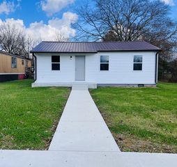 305 S Polk St, Tullahoma, TN 37388