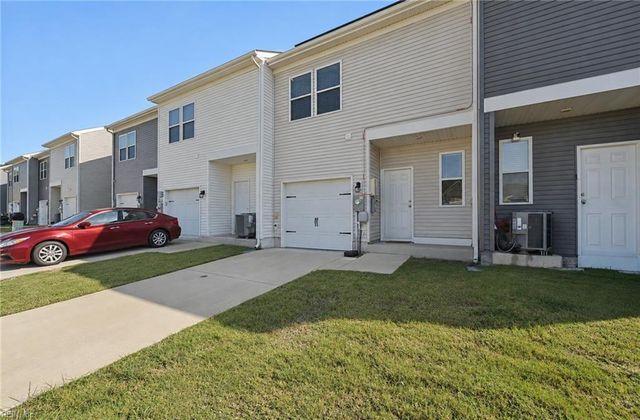 1519 Stanford LN, Newport News, VA 23608