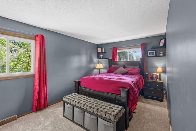 3884 Calcite Drive, Eagan, MN 55122