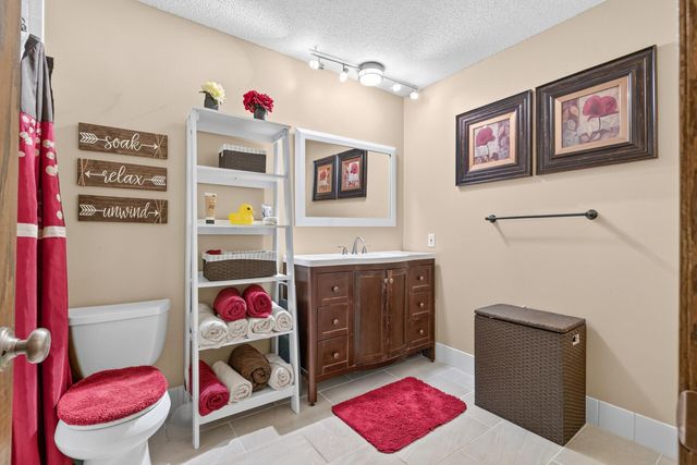 3884 Calcite Drive, Eagan, MN 55122