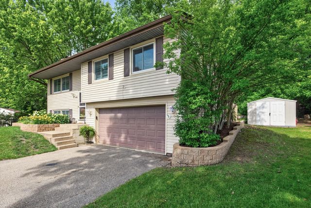 3884 Calcite Drive, Eagan, MN 55122