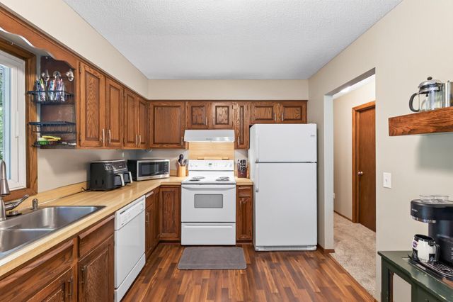 3884 Calcite Drive, Eagan, MN 55122
