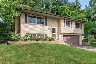 3884 Calcite Drive, Eagan, MN 55122