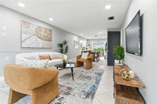 8041 SW 20th Pl, Davie, FL 33324
