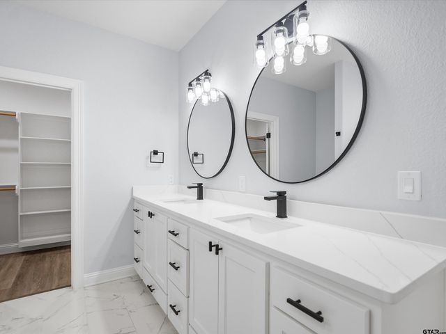 1006 Windy Ridge, Longview, TX 75604