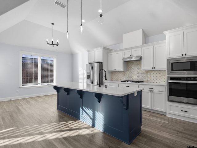 1006 Windy Ridge, Longview, TX 75604