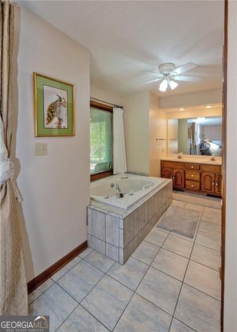 7 Old Oak Trail, Hartwell, GA 30643