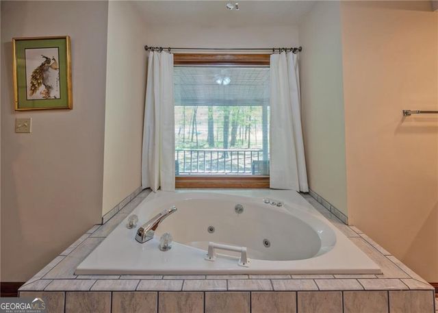 7 Old Oak Trail, Hartwell, GA 30643